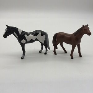 Vintage Set of 2 ERTL Toy Horse 3" Figures Black White Farm Plastic Ranch Ponies